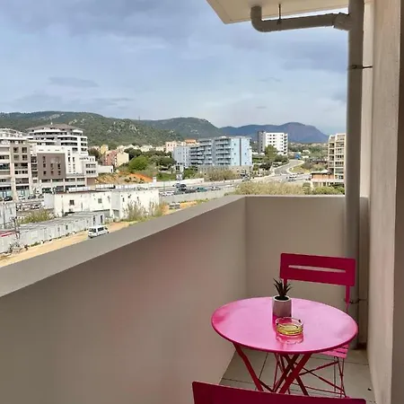 Neuf A 10min & Centre-ville + Garage Apartment