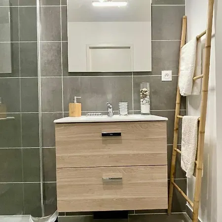 Neuf A 10min & Centre-ville + Garage Apartment *